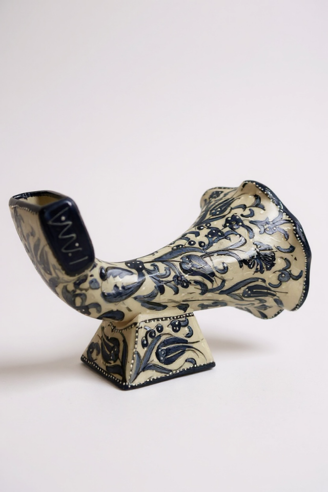 El Yapımı Samur İşçiliği Lacivert Beyaz Çini Gramofon