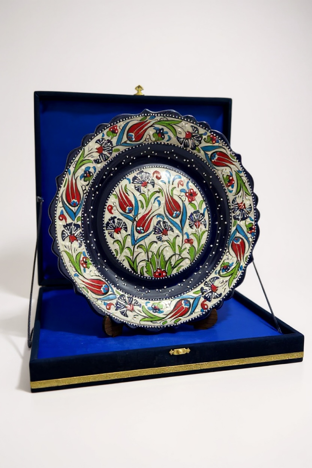 Kadife Kutulu El Yapımı Samur İşçiliği Mavi 30Cm Çini Tabak