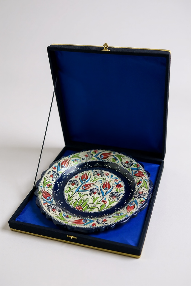 Kadife Kutulu El Yapımı Samur İşçiliği Mavi 30Cm Çini Tabak
