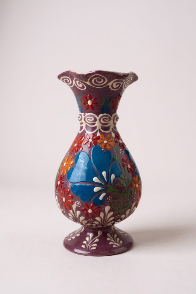 El Yapımı 20Cm Kabartma ve Dantel İşçiliği Mor Sümbül Çini Vazo