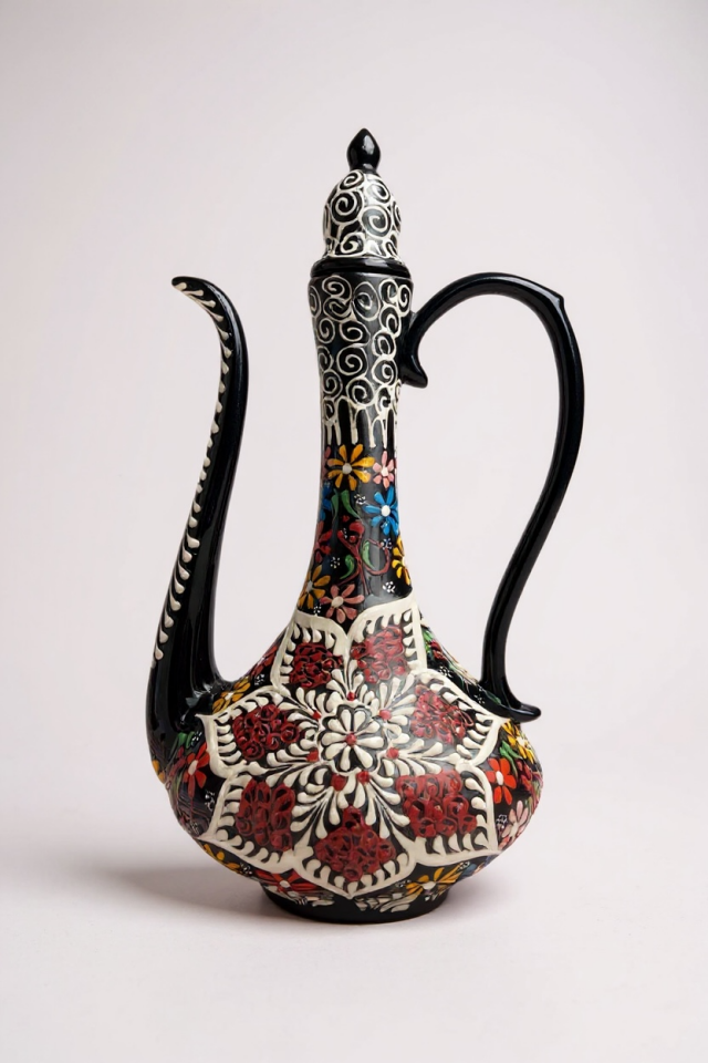 El Yapımı 30Cm Kabartma ve Dantel İşçiliği Siyah Narin İbrik Çini Vazo