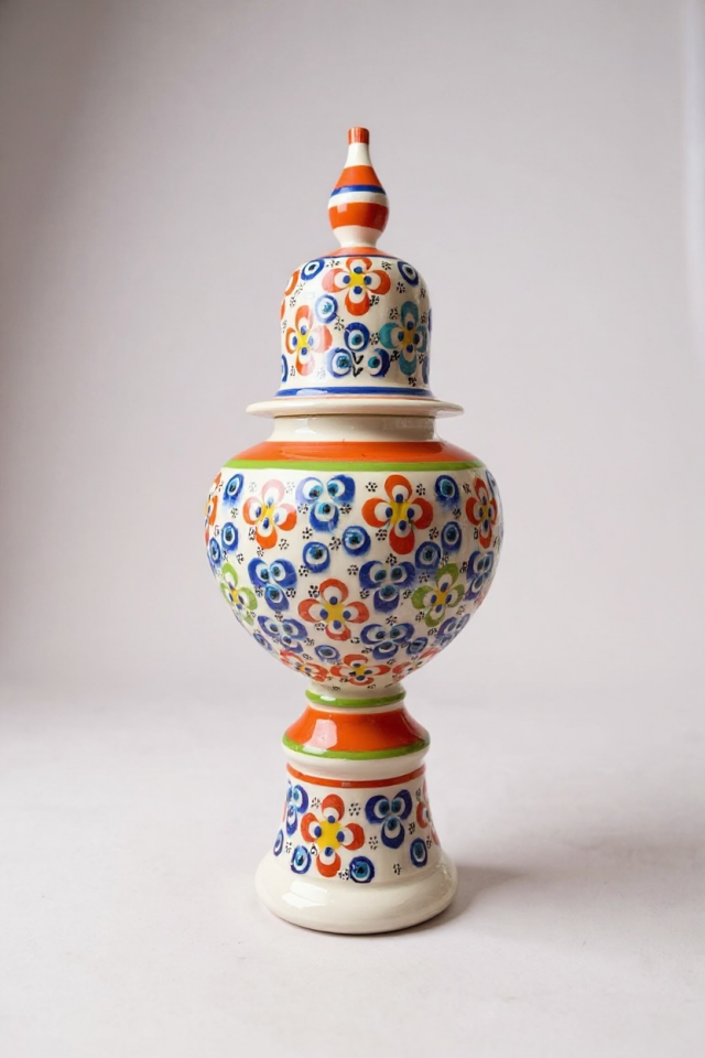 Özel Tasarım El Yapımı Çark İşi Turuncu Ayaklı Şah Küp Çini Vazo