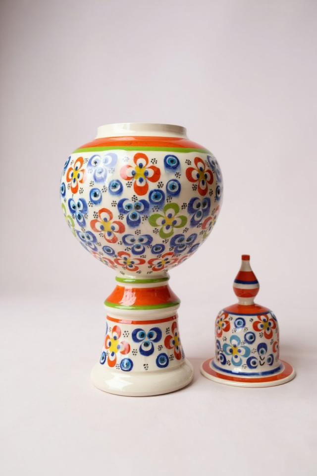 Özel Tasarım El Yapımı Çark İşi Turuncu Ayaklı Şah Küp Çini Vazo