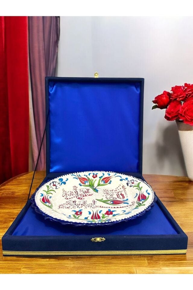 Kadife Kutulu Zarif Çini Tabak - Allah ve Muhammed Yazılı (30 cm)